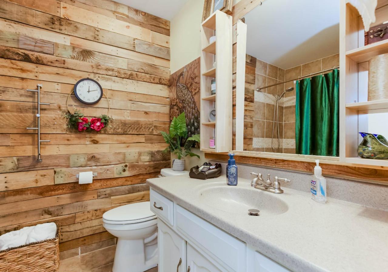 Becky & Marvels 420 Stay - Private Room Kansas City Bagian luar foto