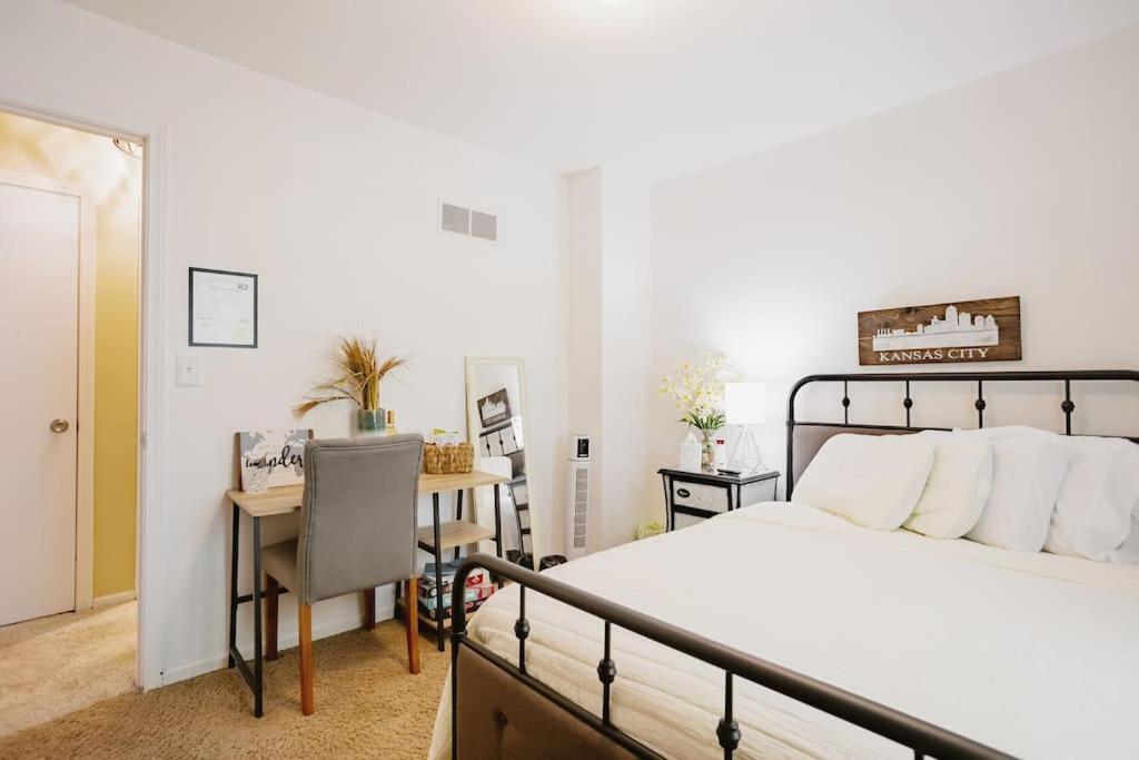 Becky & Marvels 420 Stay - Private Room Kansas City Bagian luar foto